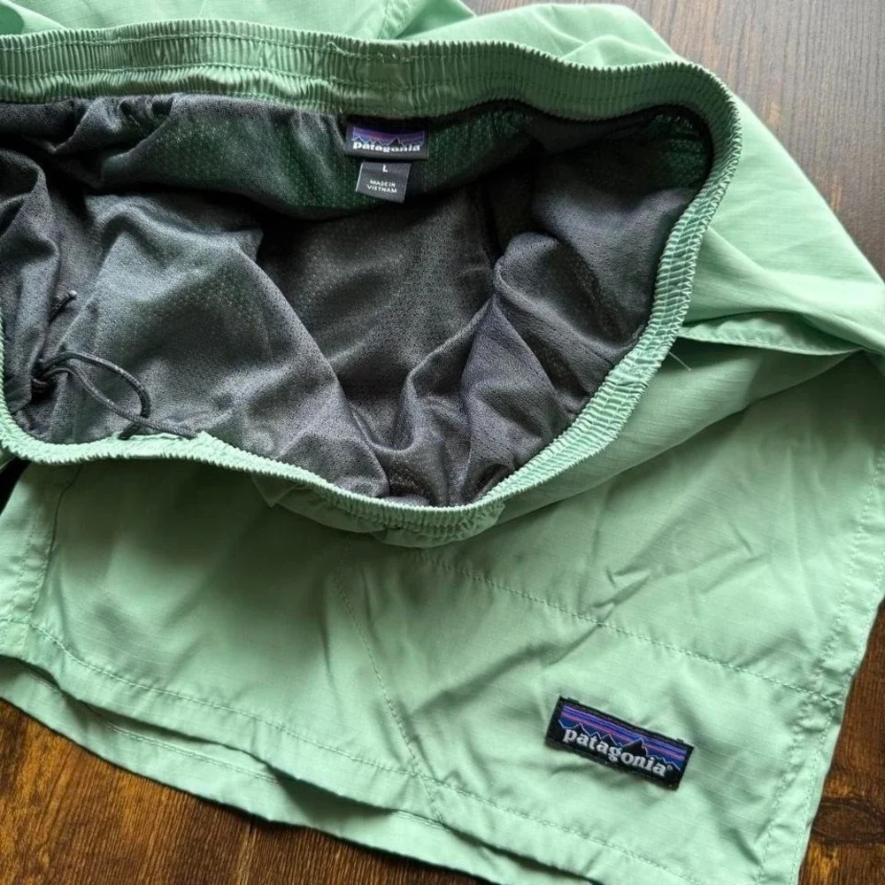 Patagonia Men's Swim Trunks Green Size L Lined Lightweight